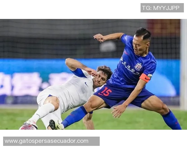 泰山鲁能与江苏队激战正酣球迷期待精彩对决与精彩进球时刻